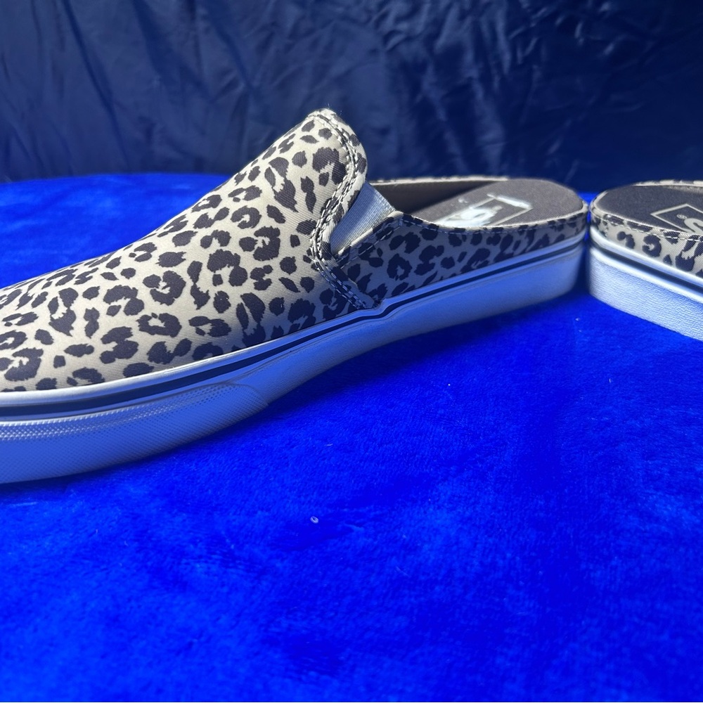 Leopard Print Vans Slip-On Sneakers . - Picture 2 of 8